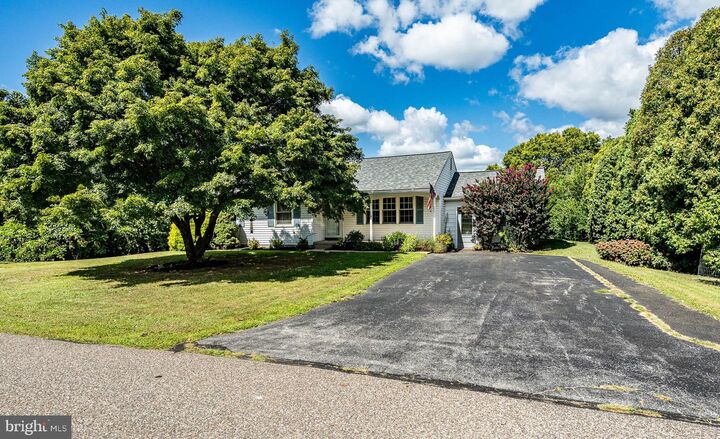Property Photo: 118 Valley View Road PA 19460
