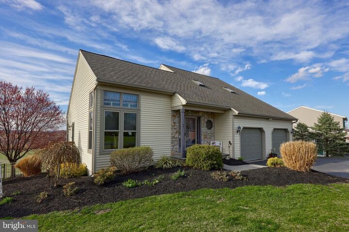 65 S Reamstown Road  Stevens PA 17578 photo
