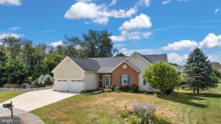 Property Photo: 2723 Windwood Drive VA 22601