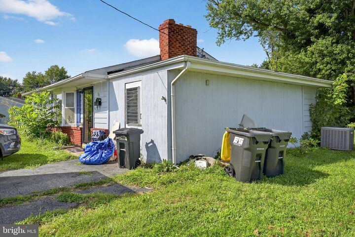 Property Photo: 70 Prangs Lane DE 19720