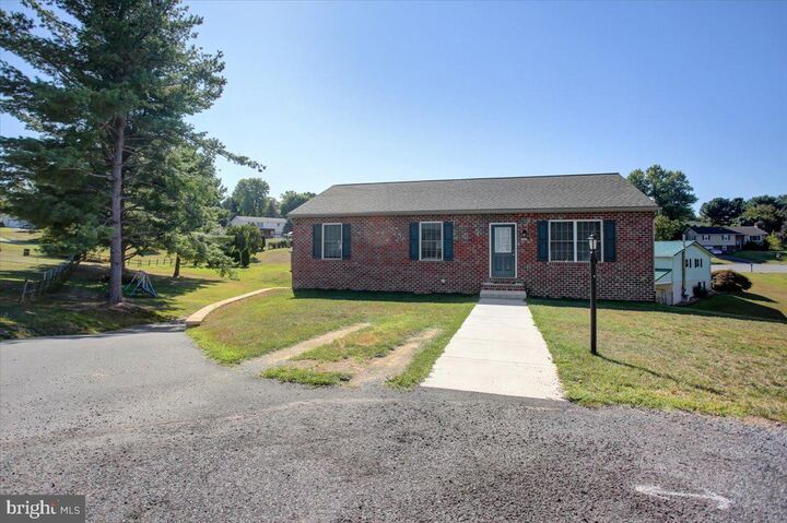 Property Photo: 3020 Liverpool Ct PA 17201