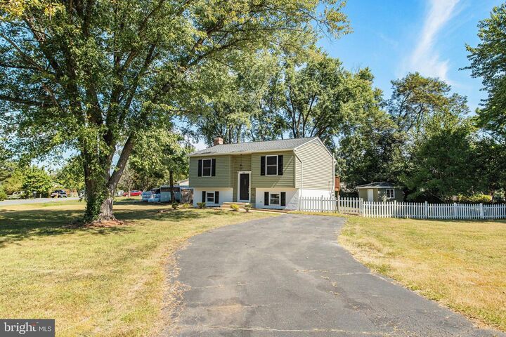 Property Photo: 200 Via De Rosa Drive VA 22556