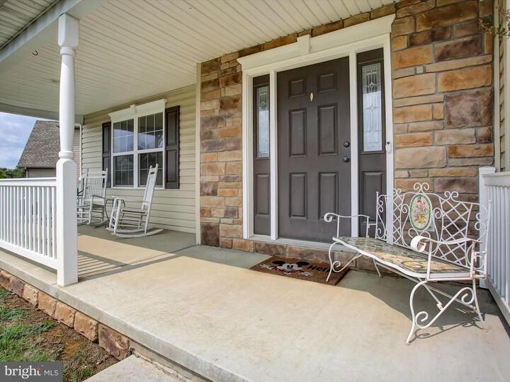 Property Photo: 9337 Lindale Avenue PA 17225