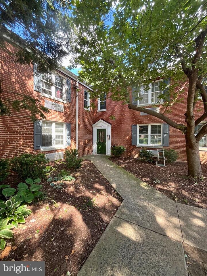 3311 Commonwealth Avenue A  Alexandria VA 22305 photo