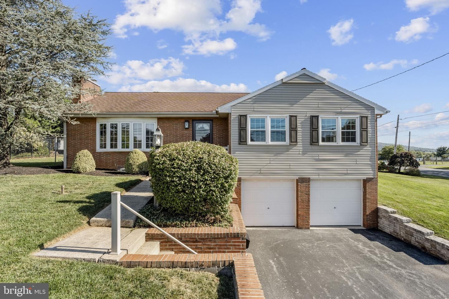 Property Photo: 31 Springcrest Drive PA 17501