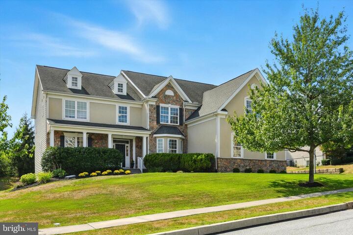 27 Bella Vista Drive  Mechanicsburg PA 17050 photo