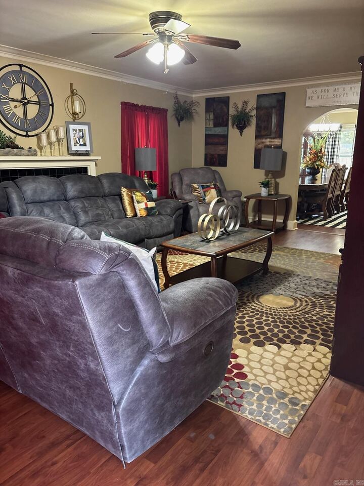 Property Photo: 1330 N Jackson AR 71753