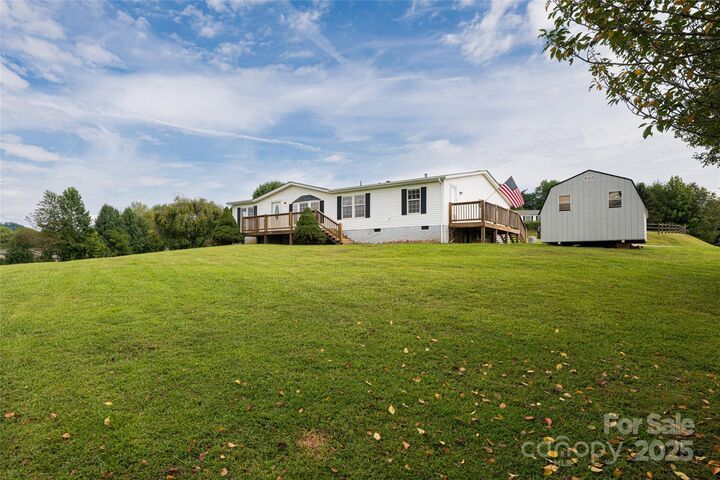 Property Photo: 25 One Oak Drive NC 28748