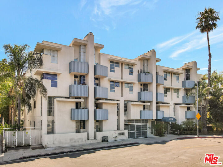 Property Photo: 5350 White Oak Ave CA 91316