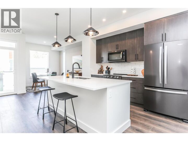 Photo de la propriété: 610 Academy Way 26 BC V1V 0E8