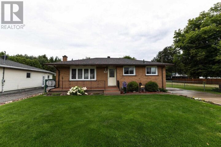 Property Photo: 617 Boundary Rd ON P6A 5C5