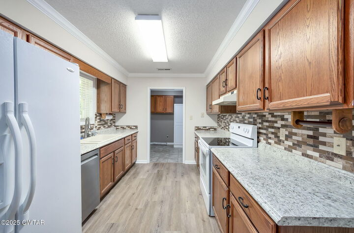 Property Photo: 212 W 15th Street TN 38382