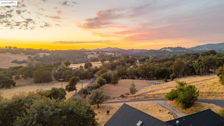 Property Photo: 13225 Armistead Cir CA 95370