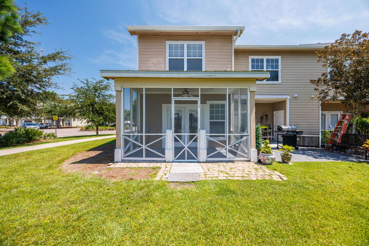 Property Photo: 16 S Sand Palm Road FL 32439