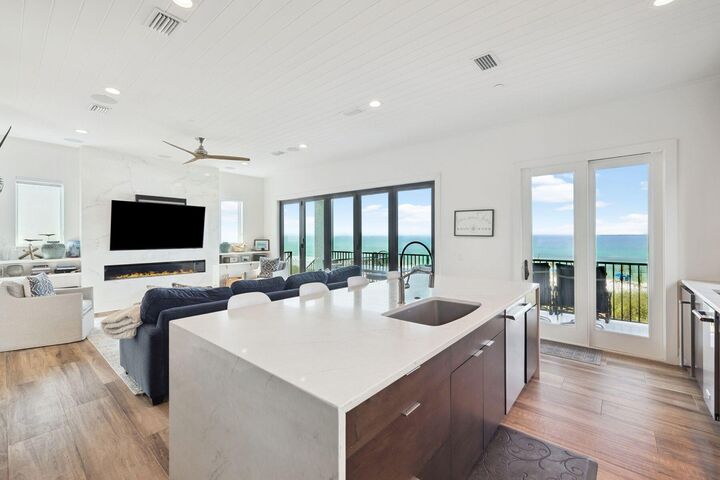 Property Photo: 5055 W County Hwy 30A 1010 FL 32459