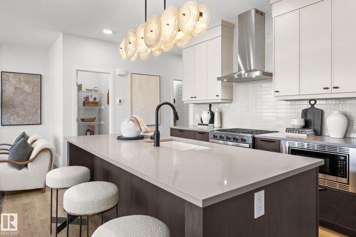 2130 Muckleplum Crescent SW  Edmonton AB T6X 3G9 photo
