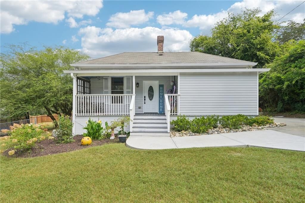 Property Photo:  1757 River Street NE  GA 30012 