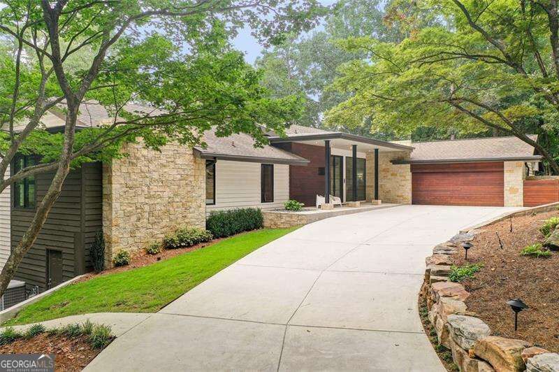 Property Photo:  670 River Chase Point  GA 30328