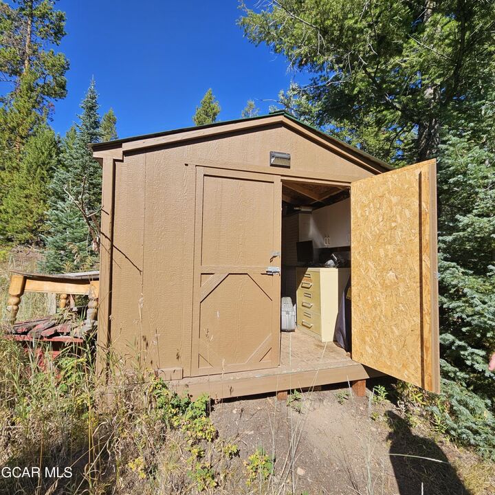 Property Photo: 4863 County Road 14S CO 80459