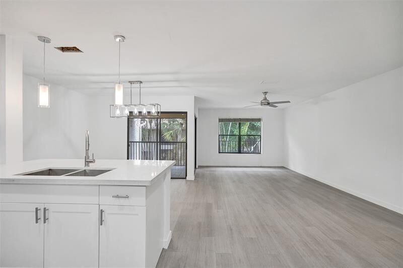 Property Photo: 4407 NW 20th St 450 FL 33066