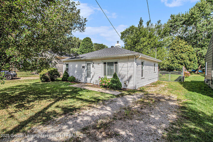 2216 Coolridge Road  Holt MI 48842 photo