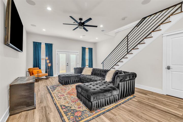 Property Photo: 508 E 31st Street TX 77018