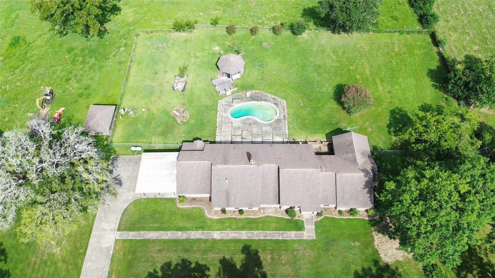 Property Photo:  101 Country Road  TX 77515 