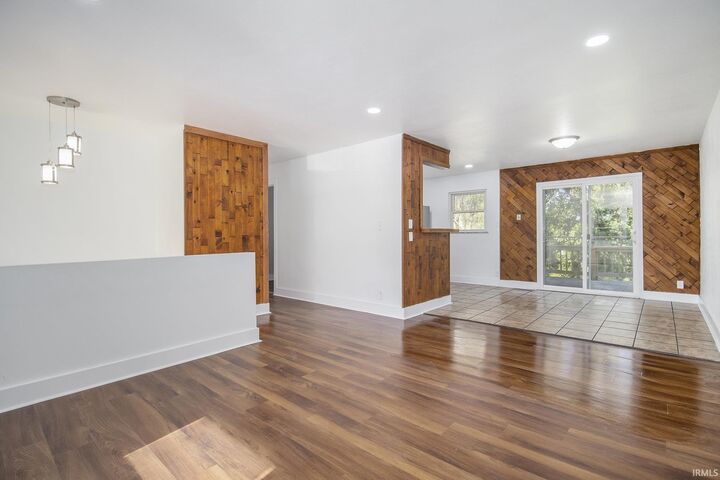 Property Photo: 1109 Sylvan Lane IN 46619-4022