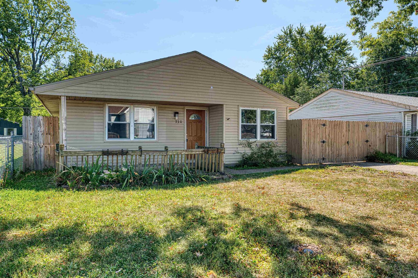 Property Photo: 930 Judson Street IN 47713