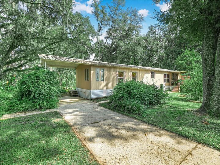 Property Photo:  7410 Dormany Loop  FL 33565 