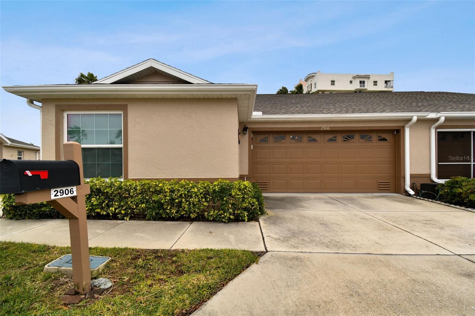 Property Photo: 2906 Captains Court FL 34221