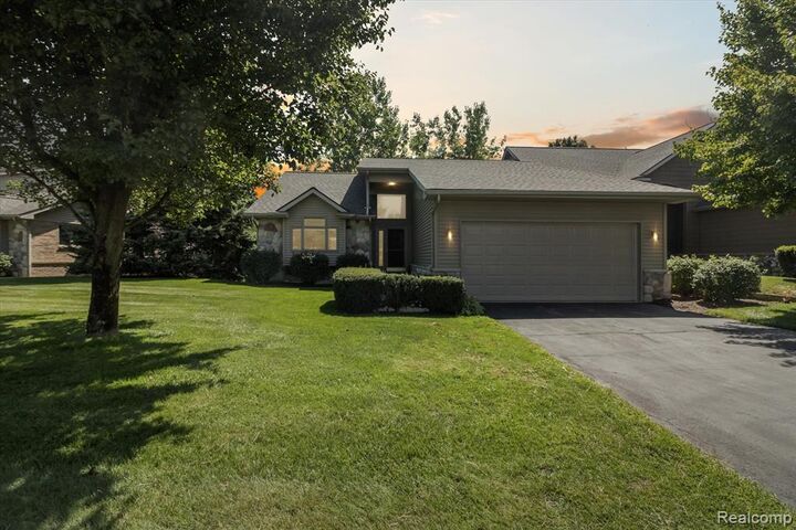 935 Mildred J Court  Brighton MI 48116 3798 photo
