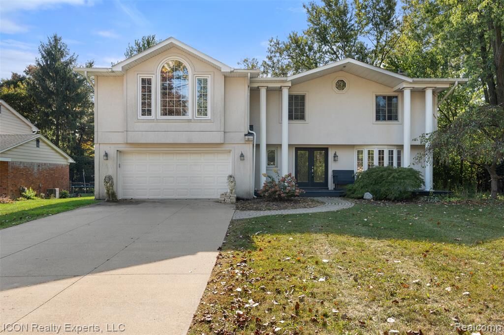 Property Photo:  1965 Devonshire Road  MI 48302 0618