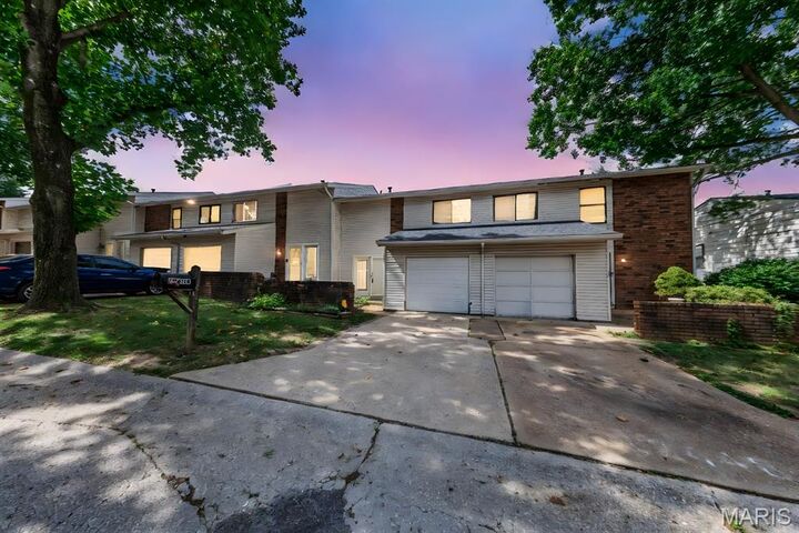 12444 Sea Lane Drive  Florissant MO 63033 photo
