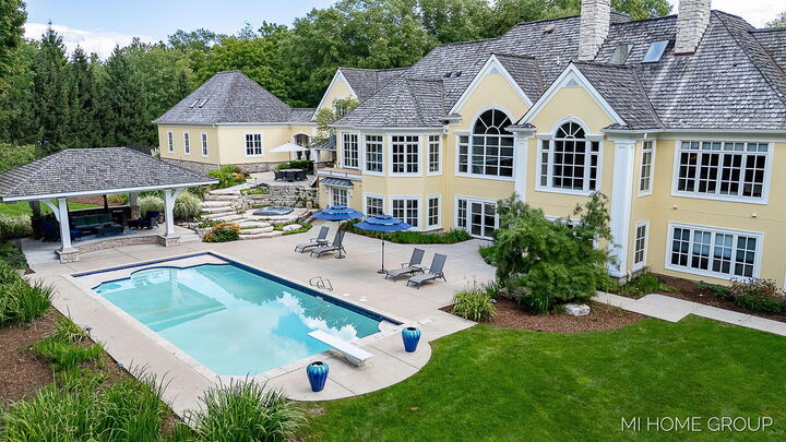Property Photo: 6029 Hillsborough Court MI 49418