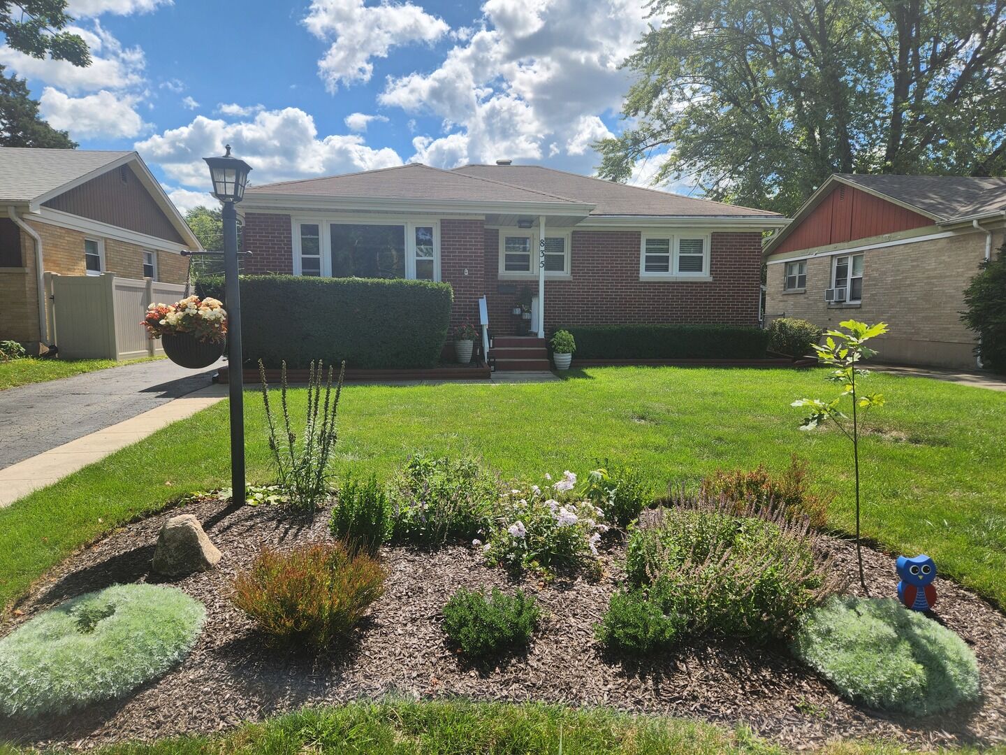 Property Photo:  835 McKinley Avenue  IL 60060 