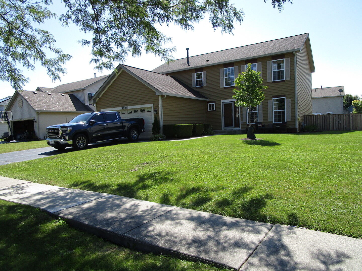 Property Photo: 1420 Marigold Lane IL 60447