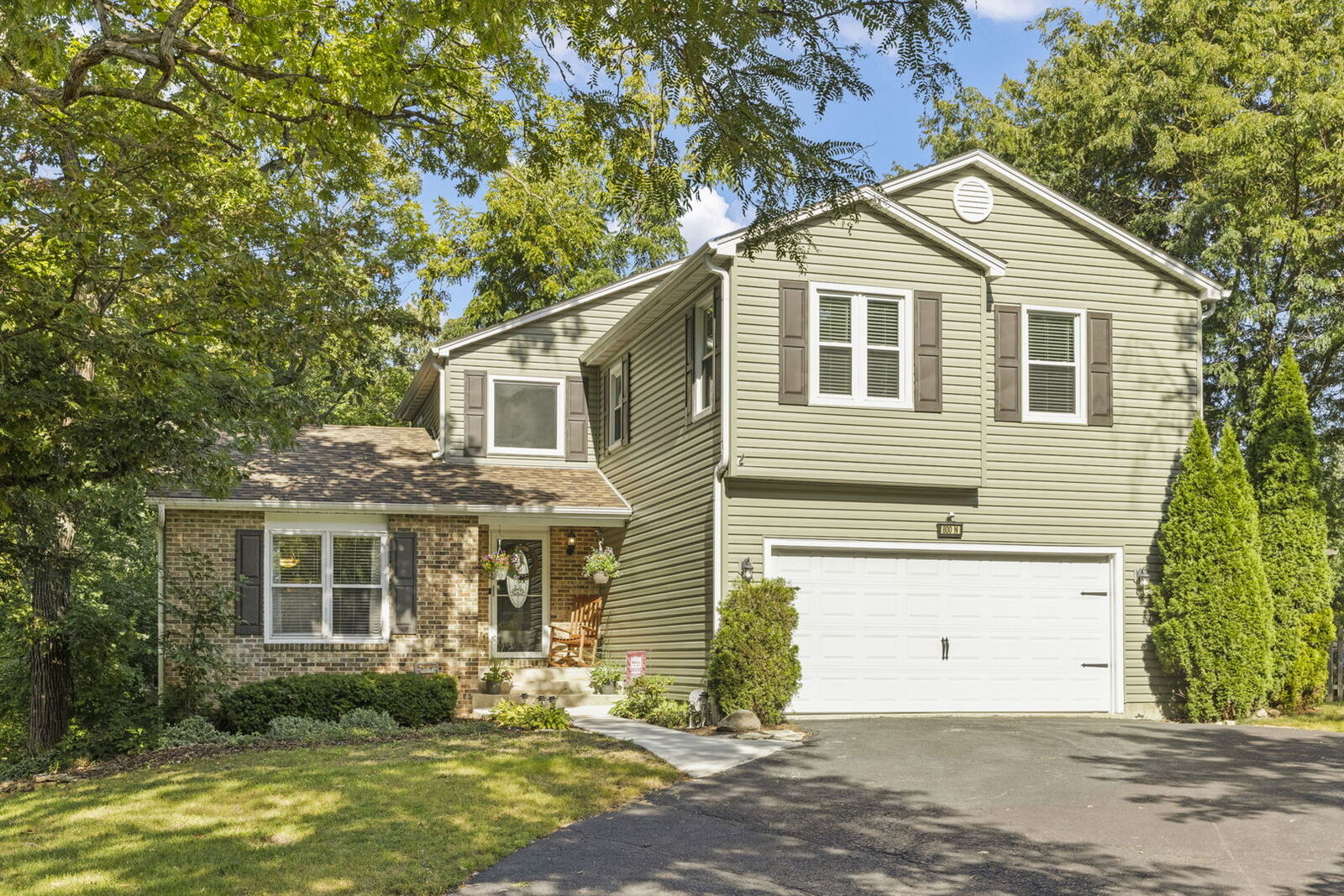 Property Photo:  800 N Ashbury Avenue  IL 60440 
