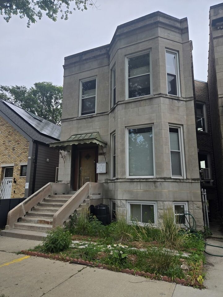 6339 S Eberhart Avenue G  Chicago IL 60637 photo