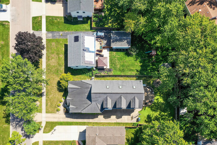 Property Photo: 1417 E Joyce Avenue IL 60074