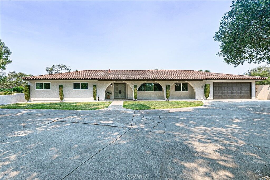 Property Photo: 3118 Pellham Drive CA 93436