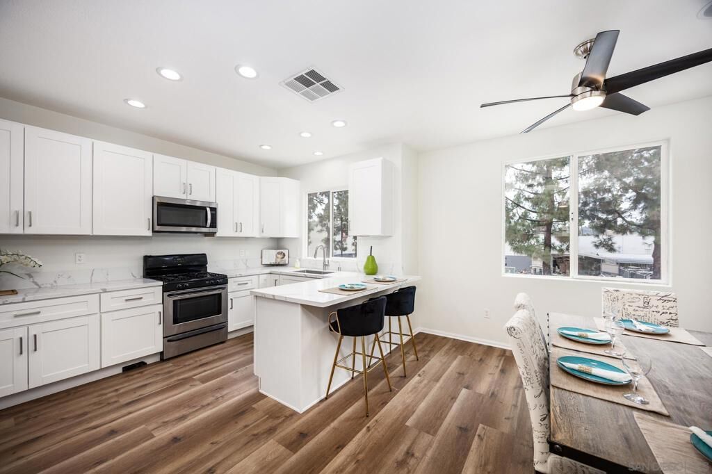 Property Photo:  339 Connecticut Ave  CA 92020 