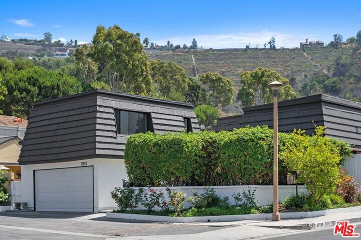 17157 Avenida De Santa Ynez  Pacific Palisades CA 90272 photo