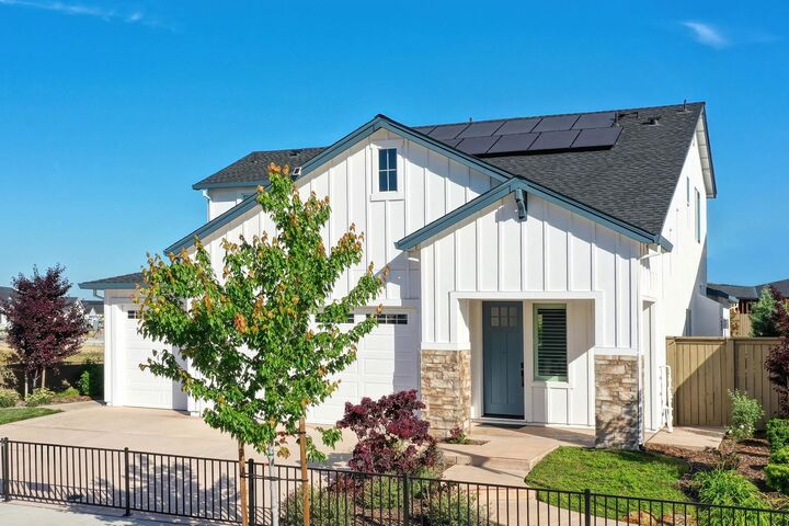 Property Photo:  1464 Wadsworth Circle  CA 95747 