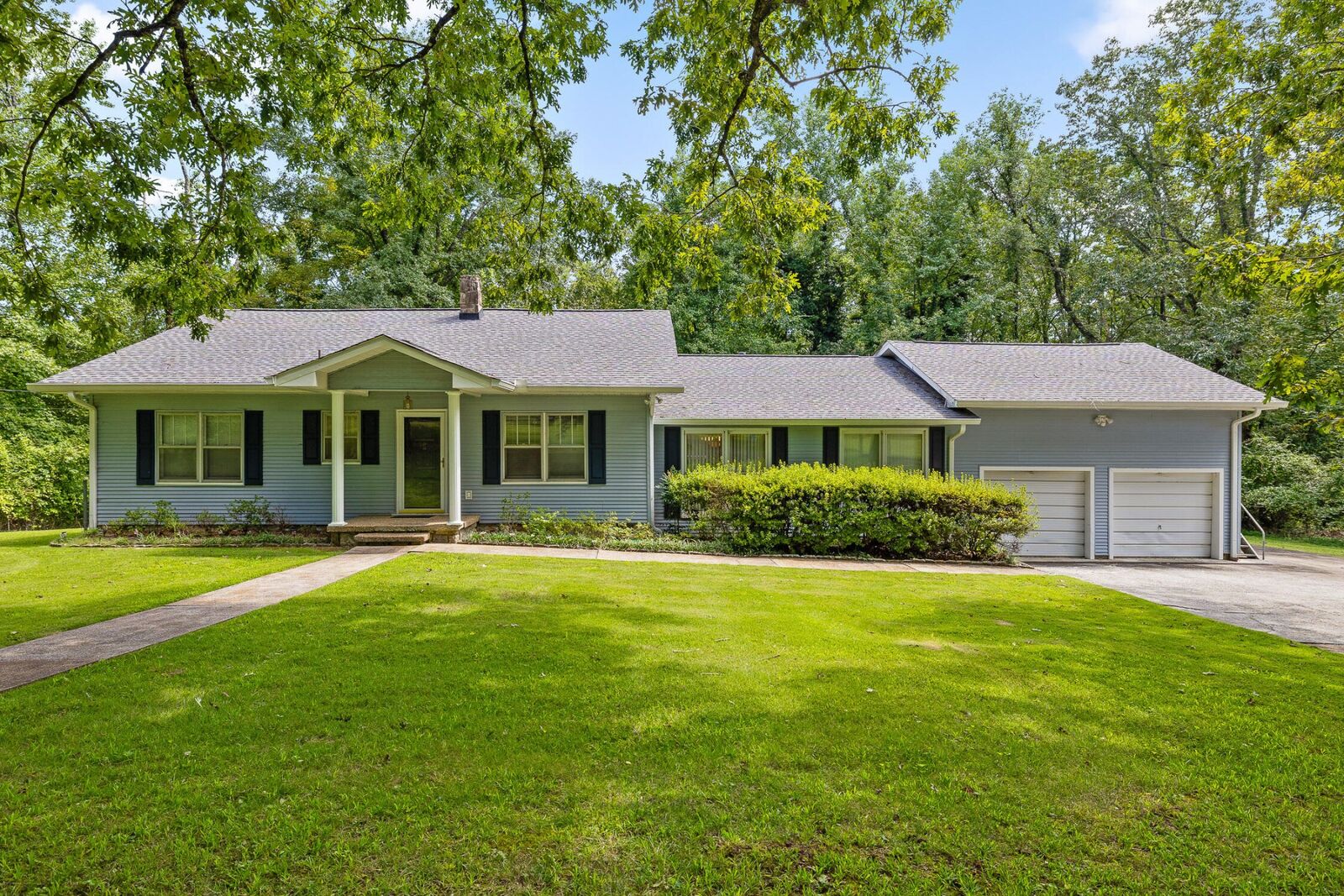 Property Photo: 1702 James Boulevard TN 37377