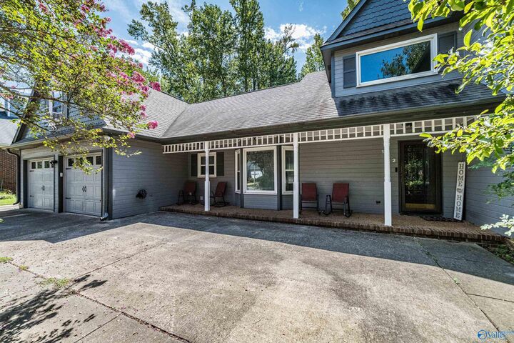 Property Photo: 122 Kingswood Drive NW AL 35806
