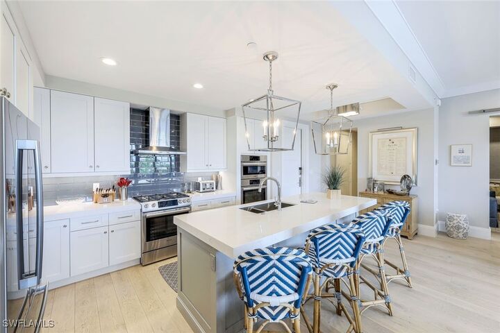 Property Photo: 1135 3rd Avenue S 319 FL 34102