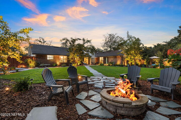 Property Photo: 1763 Leyburn Court FL 32223