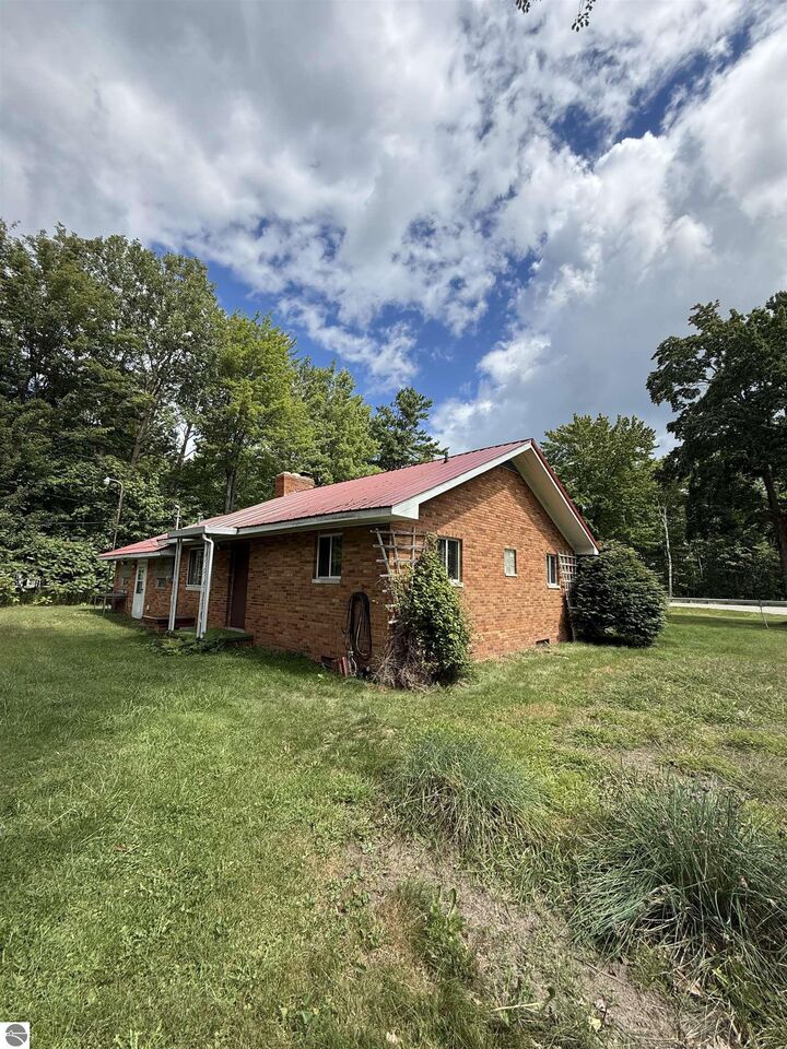 Property Photo: 1856 S US-23 MI 48763