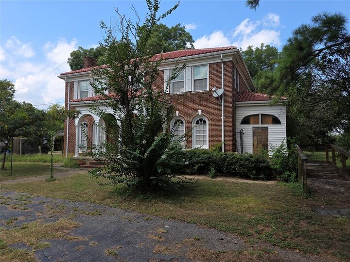 408 E San Saba Street  Wortham TX 76693 photo